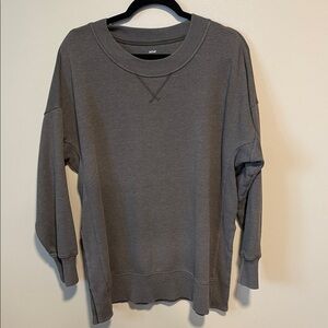 Women’s green Aerie Sweater Size medium